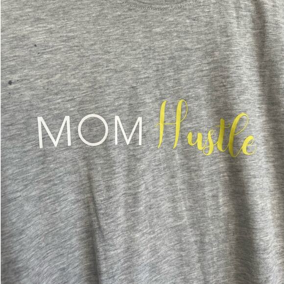 1901 "Mom Hustle" Women Graphic Tee M Cotton Blend Casual Comfy Nordstrom NEW - Picture 7 of 8